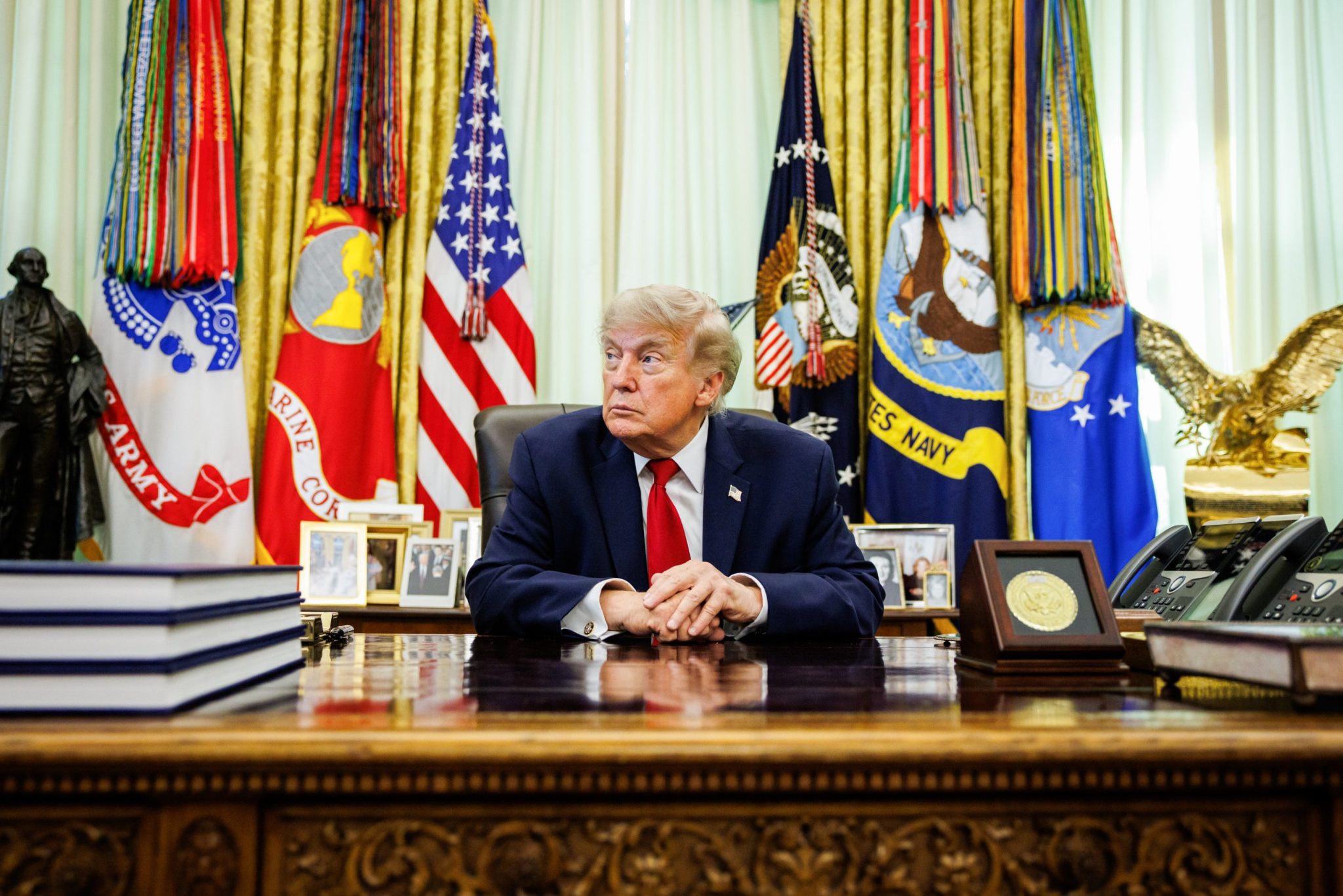 Inside Trump’s finances: World Cup tickets, a $250,000 golf sculpture, over $1 billion in crypto earnings, and a merch machine